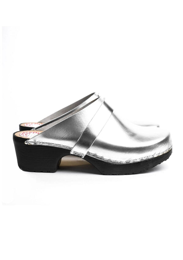 [Color: Silver] A silver leather classic clog with silver strap and a rubber sole. Handmade in Sweden.