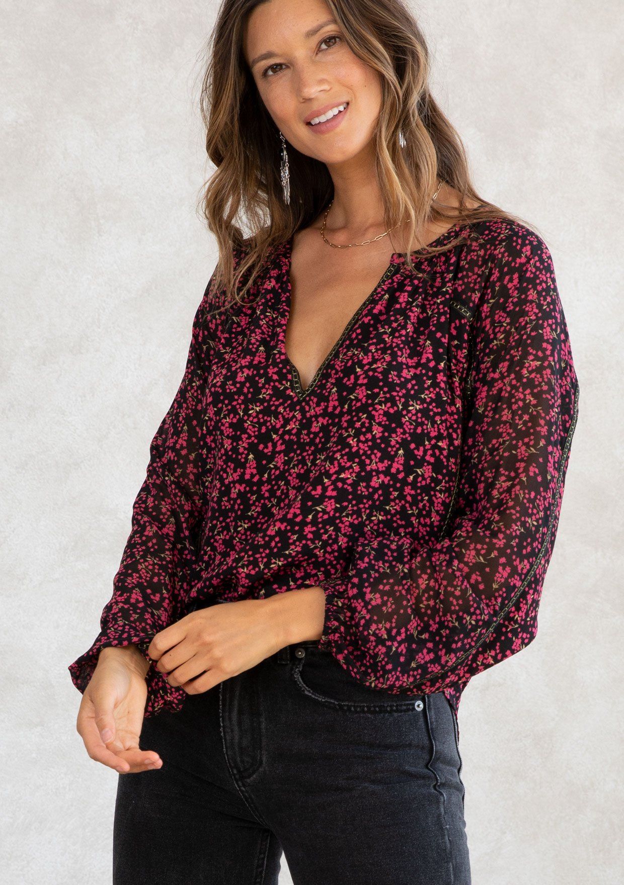 Black & Red Floral Holiday Peasant Top | LOVESTITCH